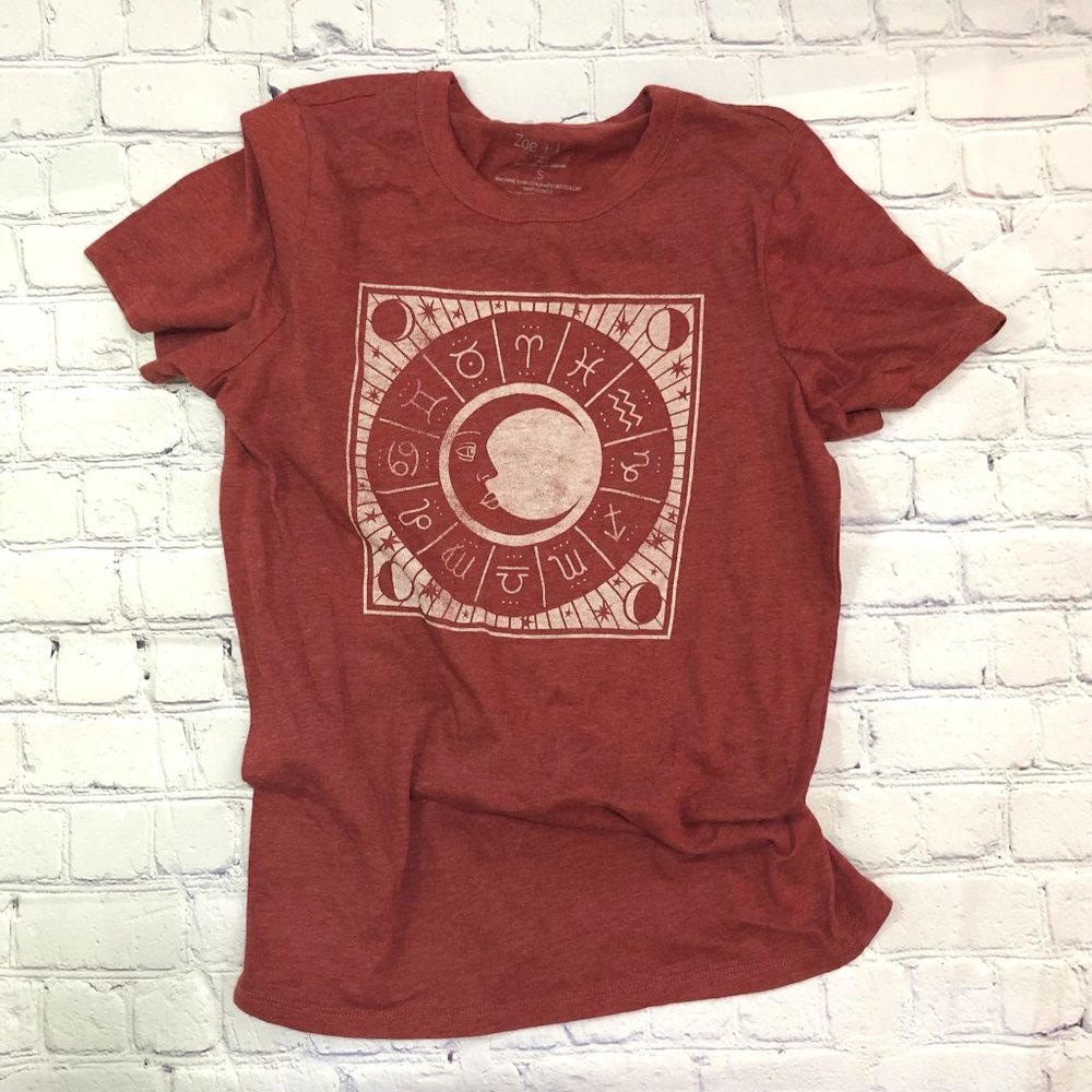 Zoe + Liv Astrological Graphic Tee Sz S